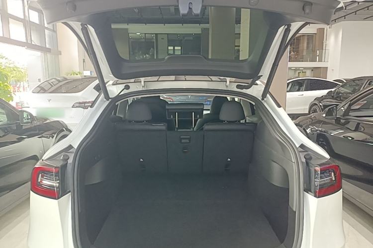 Used Tesla Model Y 2023 High-Performance All-Wheel-Drive Version Trunk