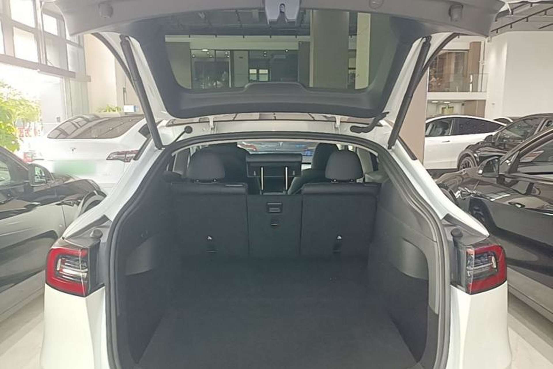 Used Tesla Model Y 2023 High-Performance All-Wheel-Drive Version Trunk
