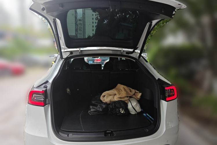 Used Tesla Model Y 2023 Rear-Wheel-Drive Version Trunk