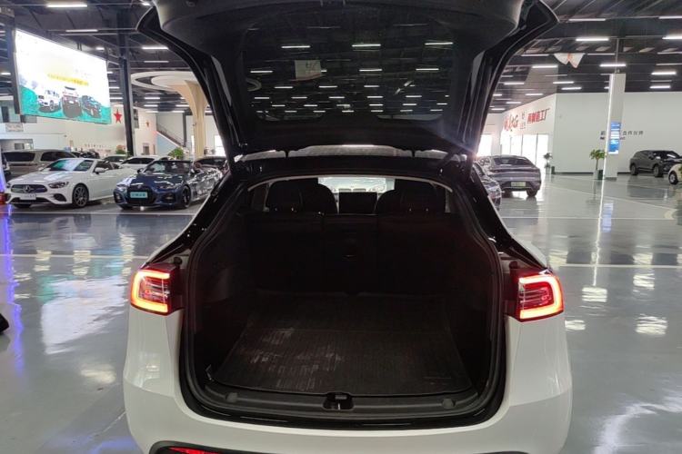 Used Tesla Model Y 2023 Rear-Wheel-Drive Version Trunk
