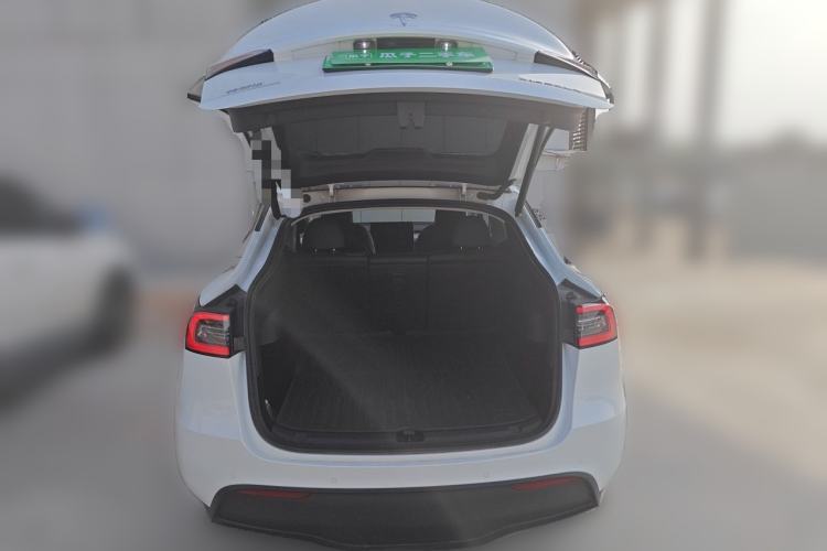 Used Tesla Model Y 2023 Rear-Wheel-Drive Version Trunk