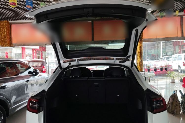 Used Tesla Model Y 2023 Rear-Wheel-Drive Version Trunk