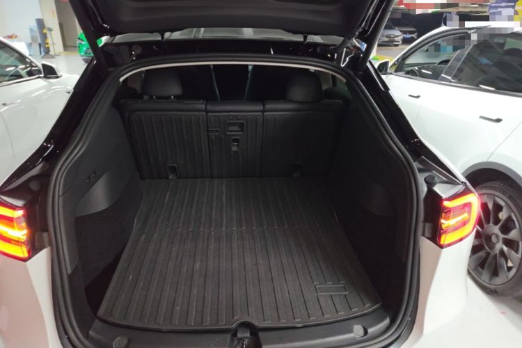 Used Tesla Model Y 2023 Rear-Wheel-Drive Version Trunk