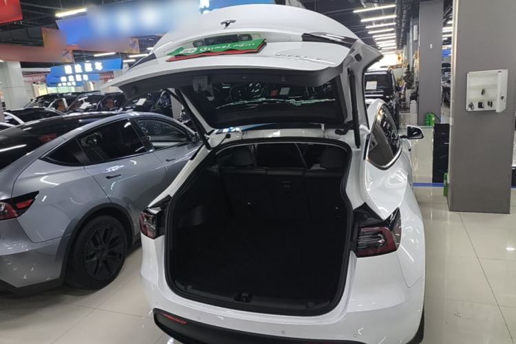 Used Tesla Model Y 2023 Rear-Wheel-Drive Version Trunk