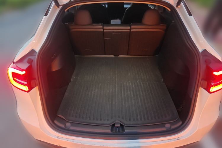 Used Tesla Model Y 2023 Rear-Wheel-Drive Version Trunk