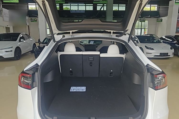 Used Tesla Model Y 2023 Rear-Wheel-Drive Version Trunk