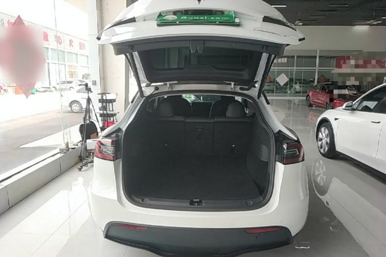 Used Tesla Model Y 2023 Long-Range All-Wheel-Drive Version Trunk