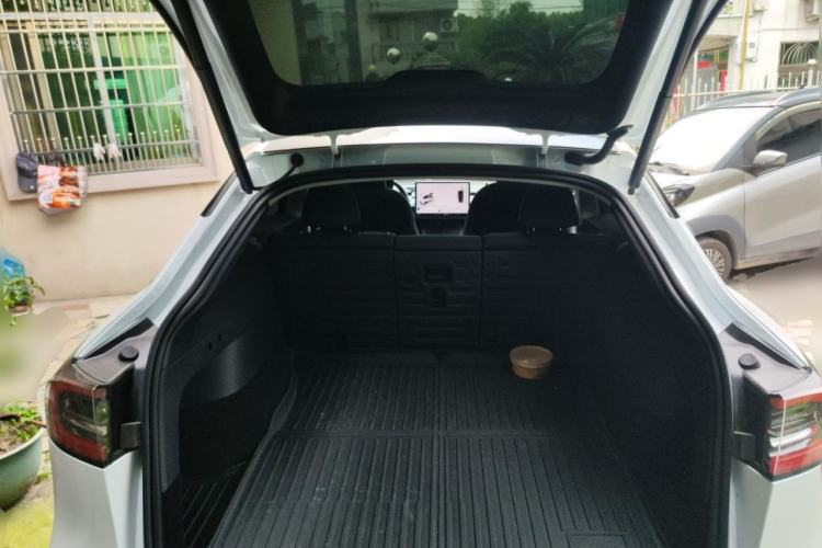 Used Tesla Model Y 2023 Rear-Wheel-Drive Version Trunk