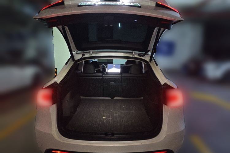 Used Tesla Model Y 2023 Rear-Wheel-Drive Version Trunk