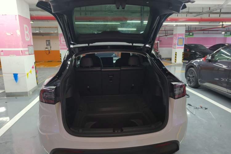 Used Tesla Model Y 2023 Rear-Wheel-Drive Version Trunk