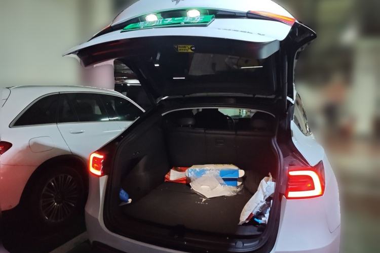 Used Tesla Model Y 2023 Rear-Wheel-Drive Version Trunk