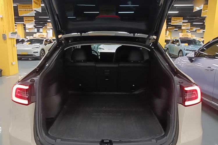 Used Tesla Model Y 2023 Rear-Wheel-Drive Version Trunk