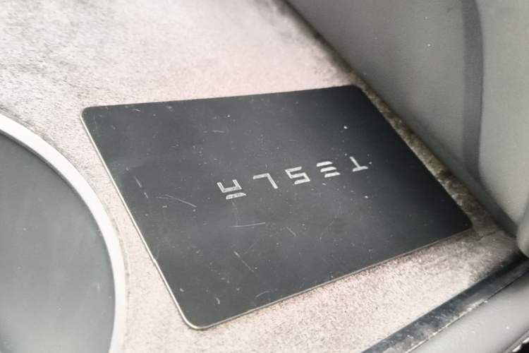 Used Tesla Model Y 2023 Long-Range All-Wheel-Drive Version Vehicle Key