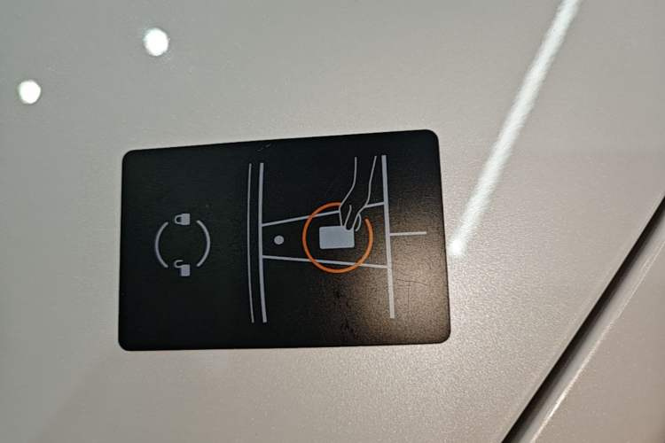 Used Tesla Model Y 2023 Rear-Wheel-Drive Version Vehicle Key