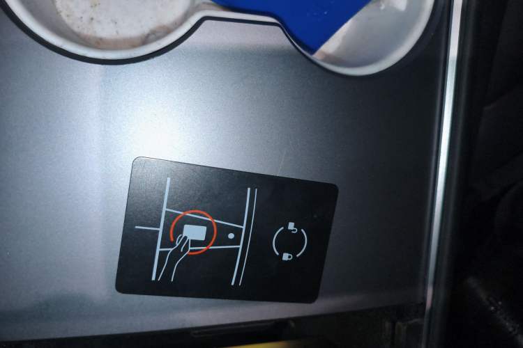 Used Tesla Model Y 2023 Rear-Wheel-Drive Version Vehicle Key
