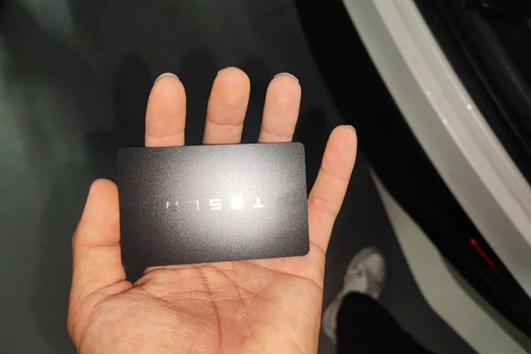 Used Tesla Model Y 2023 Long-Range All-Wheel-Drive Version Vehicle Key