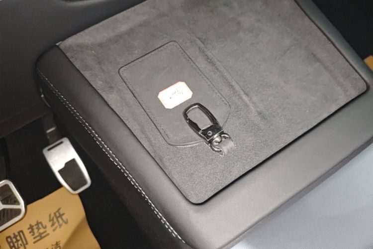 Used Tesla Model Y 2023 Long-Range All-Wheel-Drive Version Vehicle Key