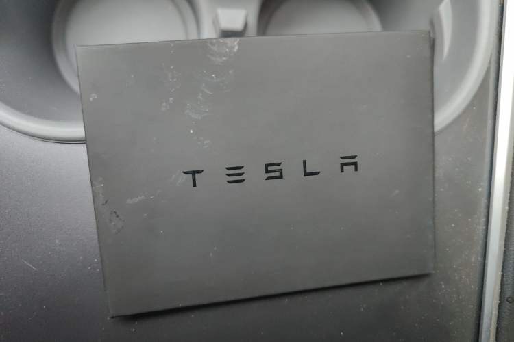 Used Tesla Model Y 2023 Long-Range All-Wheel-Drive Version Vehicle Key