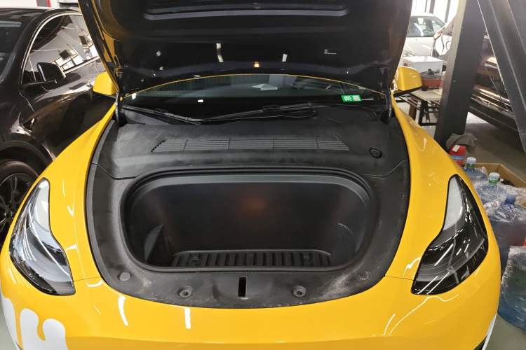 Used Tesla Model Y 2023 Rear-Wheel-Drive Version Engine Bay