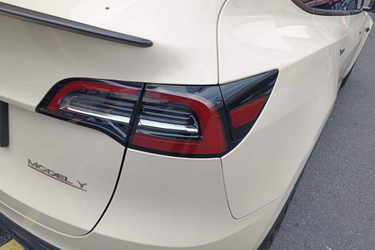 Used Tesla Model Y 2023 High-Performance All-Wheel-Drive Version Exterior 3