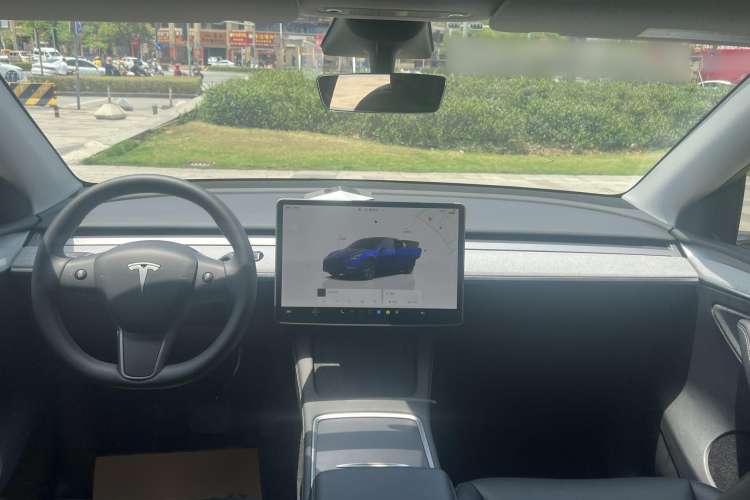 Used Tesla Model Y 2023 Rear-Wheel-Drive Version Interior 1