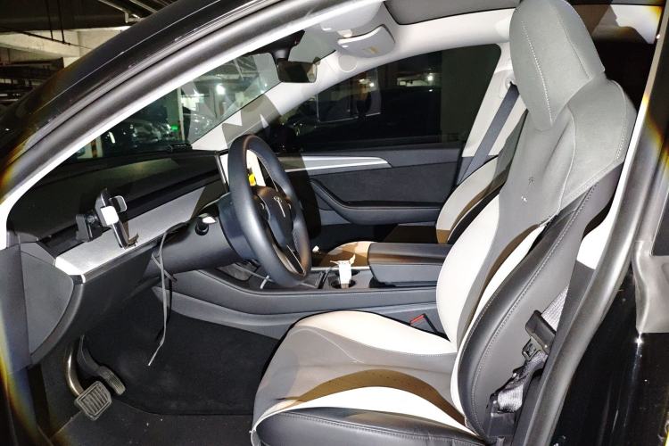 Used Tesla Model Y 2023 Rear-Wheel-Drive Version Left Front Seat