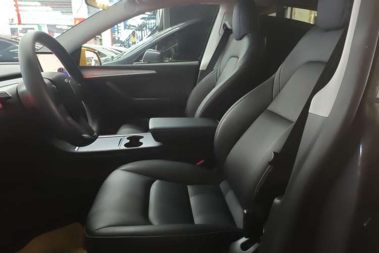 Used Tesla Model Y 2023 Rear-Wheel-Drive Version Left Front Seat