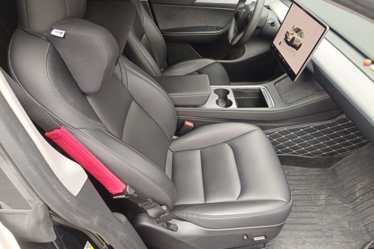 Used Tesla Model Y 2023 High-Performance All-Wheel-Drive Version Right Front Seat