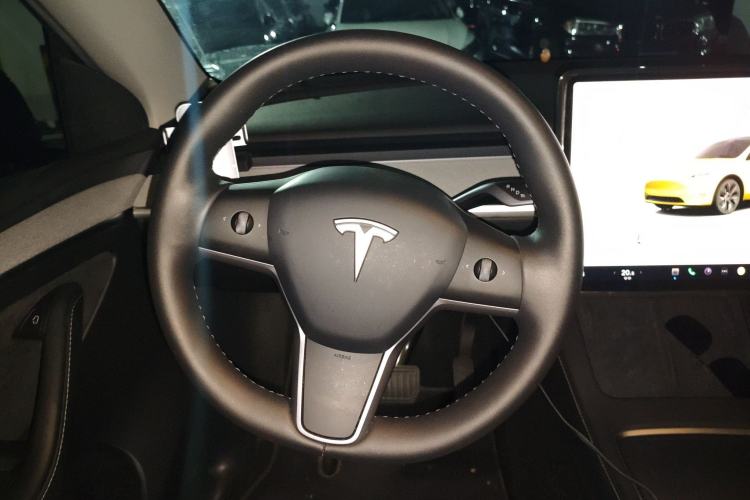 Used Tesla Model Y 2023 Rear-Wheel-Drive Version Steering Wheel