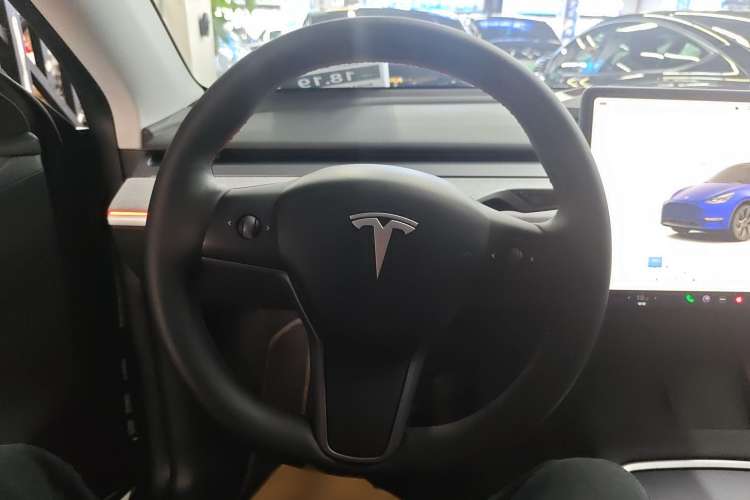 Used Tesla Model Y 2023 Rear-Wheel-Drive Version Steering Wheel