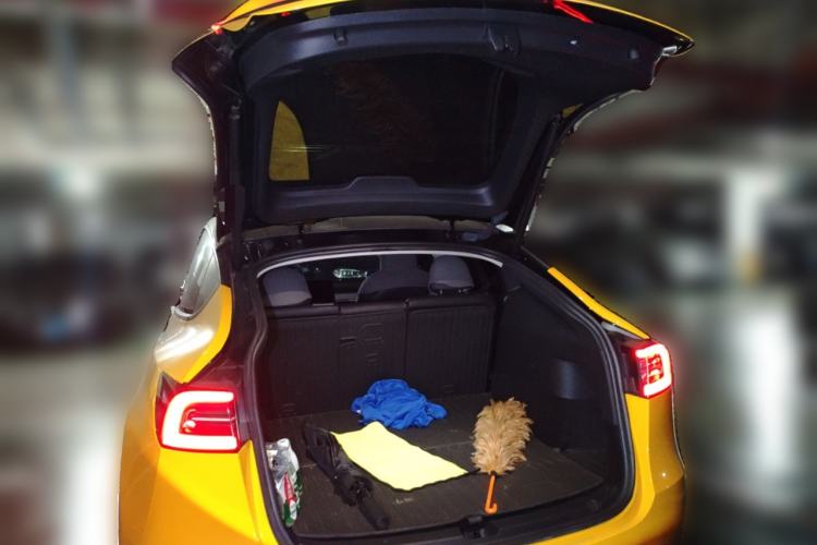 Used Tesla Model Y 2023 Rear-Wheel-Drive Version Trunk