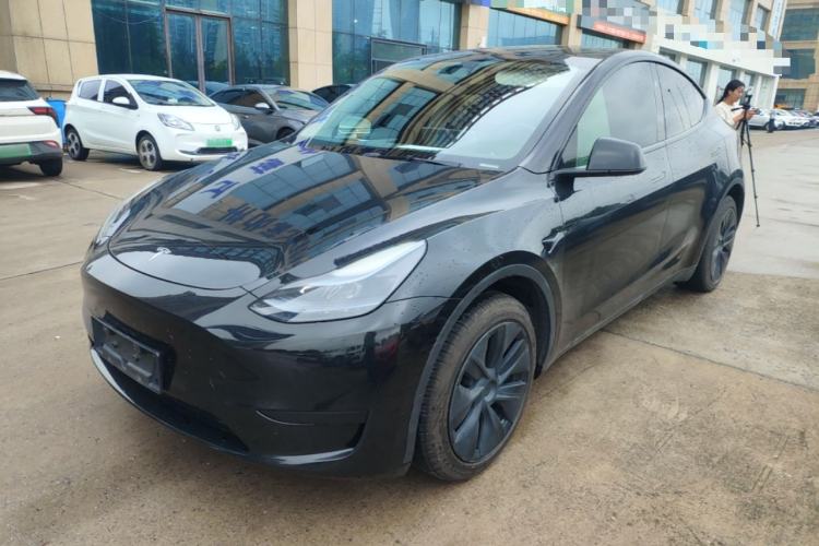 Tesla Model Y 2024 Rear-Wheel-Drive Version