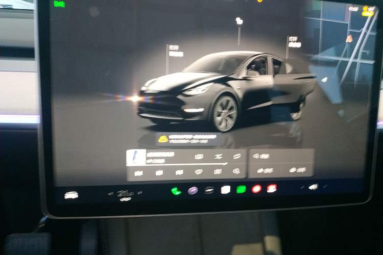 Used Tesla Model Y 2024 Rear-Wheel-Drive Version Audio And AC Panel