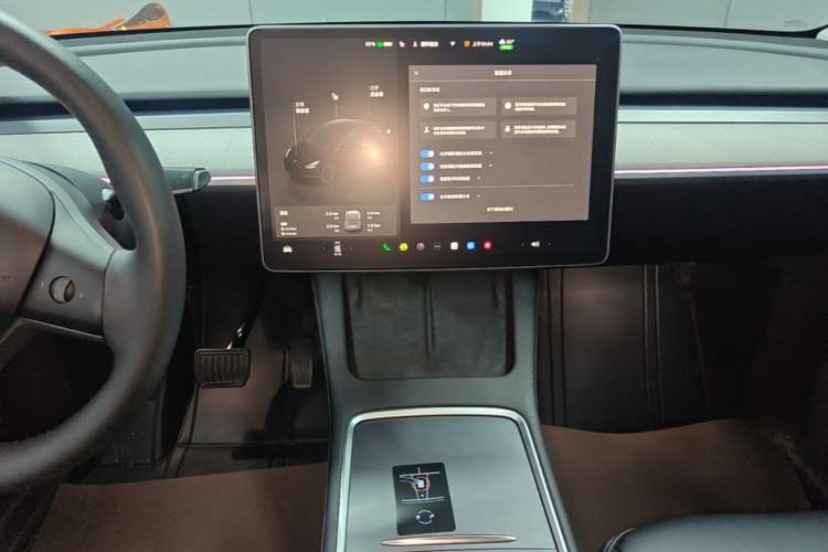 Used Tesla Model Y 2024 Rear-Wheel-Drive Version Audio And AC Panel