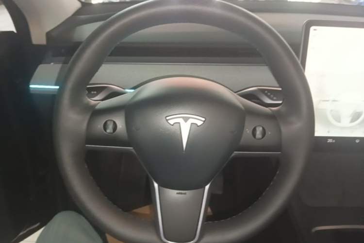 Used Tesla Model Y 2024 Rear-Wheel-Drive Version Audio And AC Panel