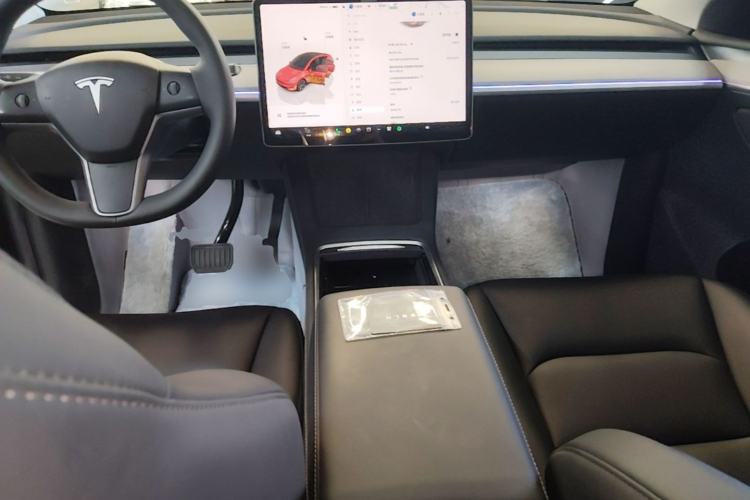Used Tesla Model Y 2024 Rear-Wheel-Drive Version Center Console