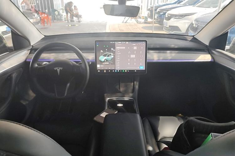 Used Tesla Model Y 2024 Rear-Wheel-Drive Version Center Console