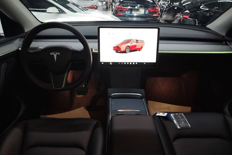 Used Tesla Model Y 2024 Long-Range All-Wheel-Drive Version Center Console