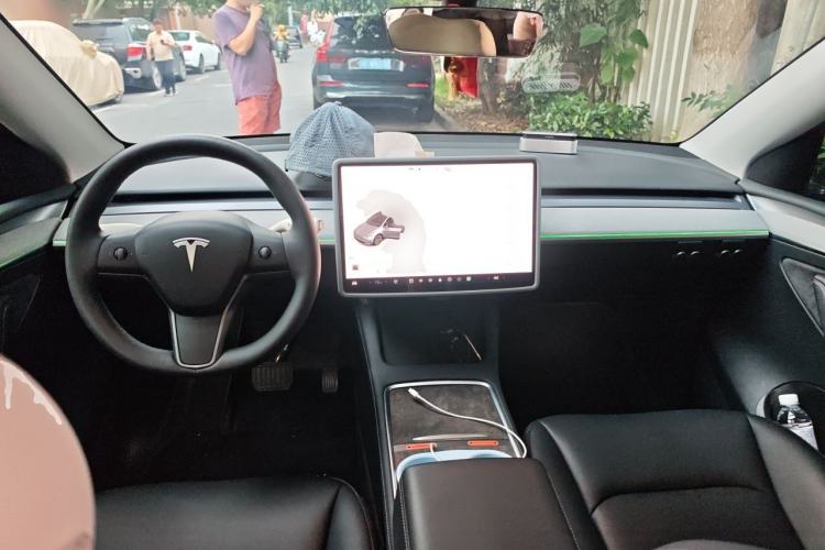 Used Tesla Model Y 2024 Rear-Wheel-Drive Version Center Console