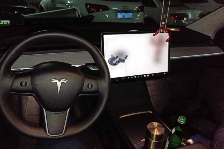 Used Tesla Model Y 2024 Rear-Wheel-Drive Version Center Console