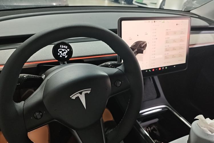 Used Tesla Model Y 2024 Rear-Wheel-Drive Version Center Console