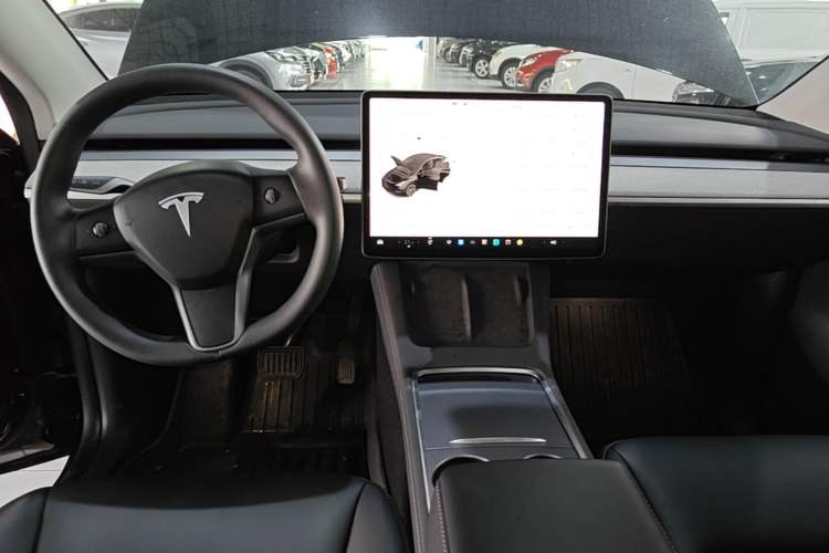 Used Tesla Model Y 2024 Rear-Wheel-Drive Version Center Console