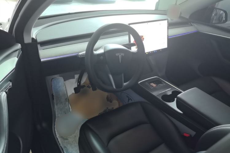 Used Tesla Model Y 2024 Rear-Wheel-Drive Version Center Console
