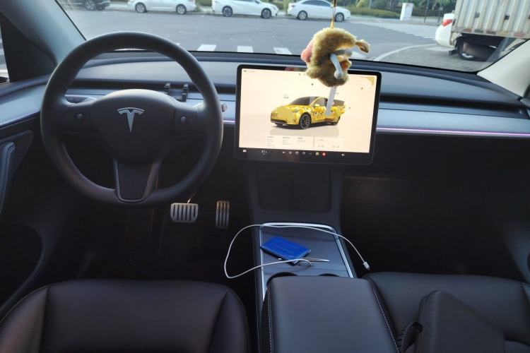 Used Tesla Model Y 2024 Performance High-Performance Edition Center Console