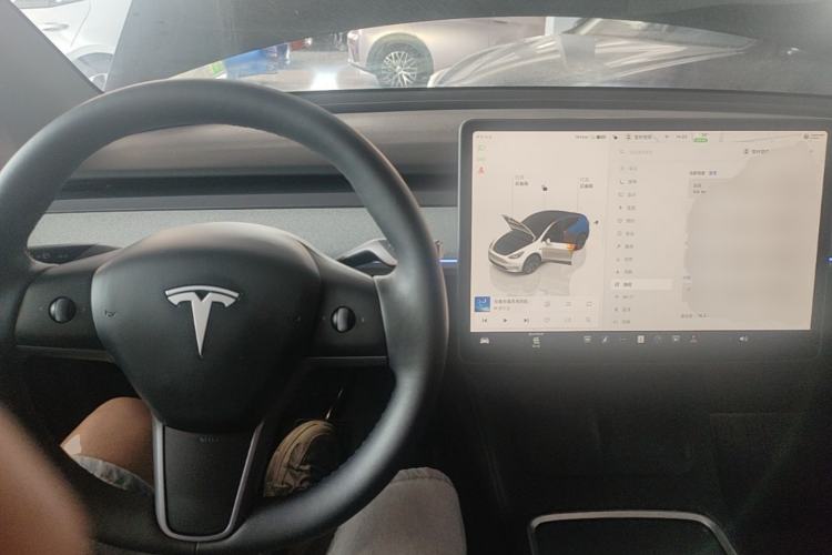 Used Tesla Model Y 2024 Rear-Wheel-Drive Version Center Console