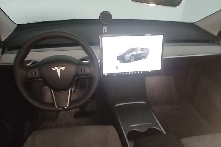 Used Tesla Model Y 2024 Rear-Wheel-Drive Version Center Console