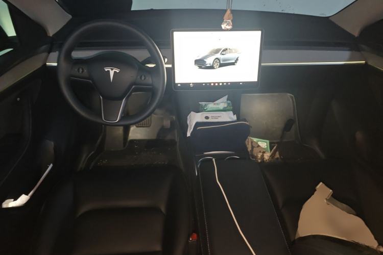 Used Tesla Model Y 2024 Rear-Wheel-Drive Version Center Console
