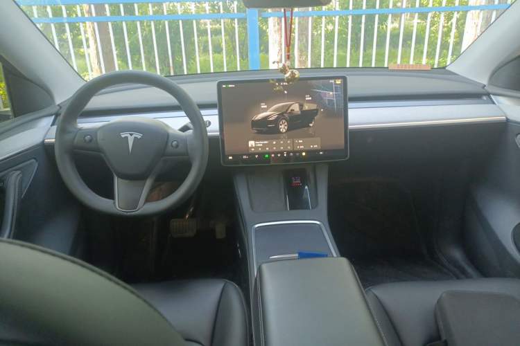Used Tesla Model Y 2024 Rear-Wheel-Drive Version Center Console