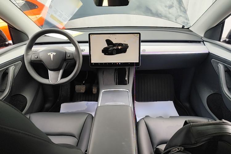 Used Tesla Model Y 2024 Long-Range All-Wheel-Drive Version Center Console