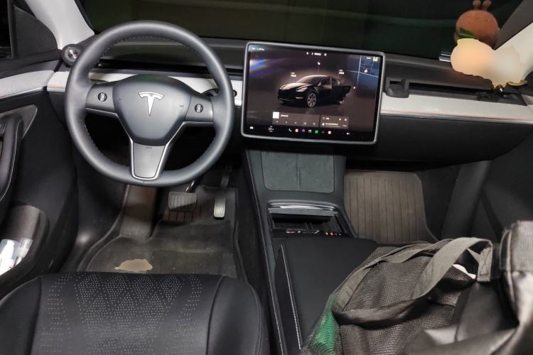 Used Tesla Model Y 2024 Rear-Wheel-Drive Version Center Console